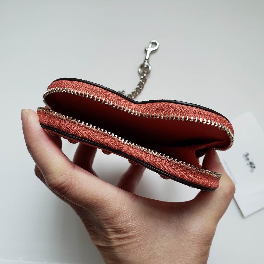 NWT Coach Heart Stud Coinpurse - Picture 5 of 5
